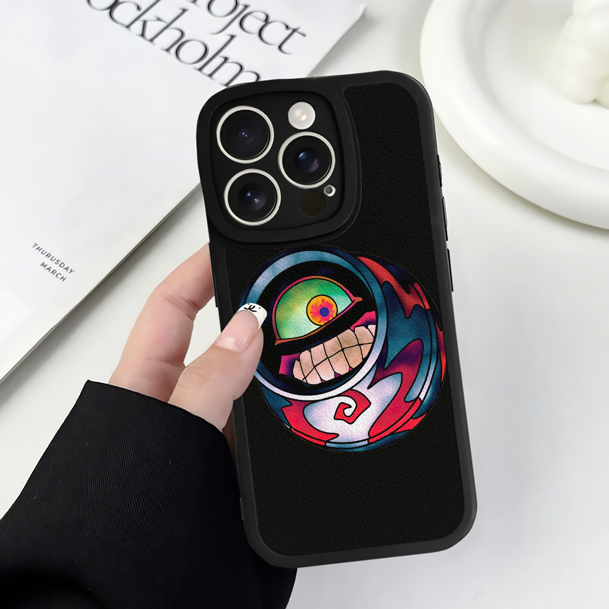 遊☆戯☆王 Yu-Gi-Oh! 【iPhone 16シリーズ対応】シリコンスマホケース（レザー調） 材質：シリコン